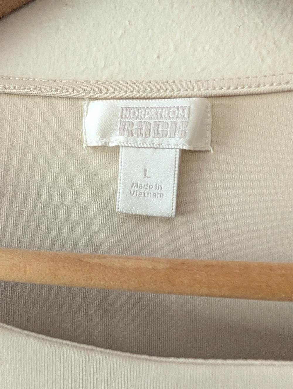 NWT Nordstrom Rack Cream Sleeveless Stretch Top Size Large L - Picture 3 of 5